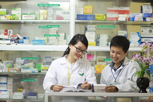 Thông tin xét tuyển Cao đẳng Dược TPHCM năm 2017 hoc-nganh-duoc-co-can-nang-khieu