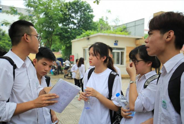 Nhiều trường tuyển sinh bằng điểm thi THPT