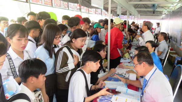 Các trường ĐH công bố điểm chuẩn dự kiến năm 2020